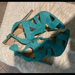 Zara Green Sandals in Great condition